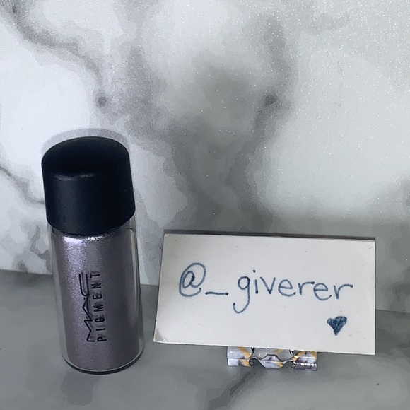 Softwash Grey - MAC Pigment - Picture 4 of 15